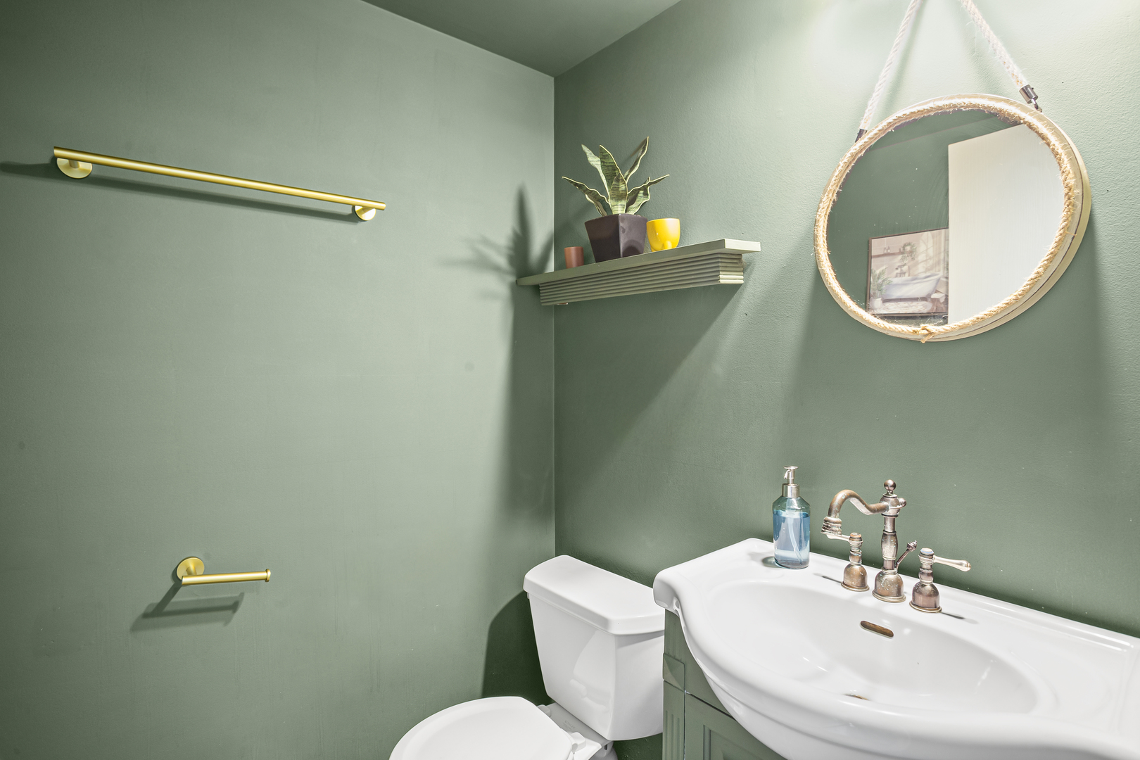 128 Sycamore Avenue, Streamwood, IL 60107