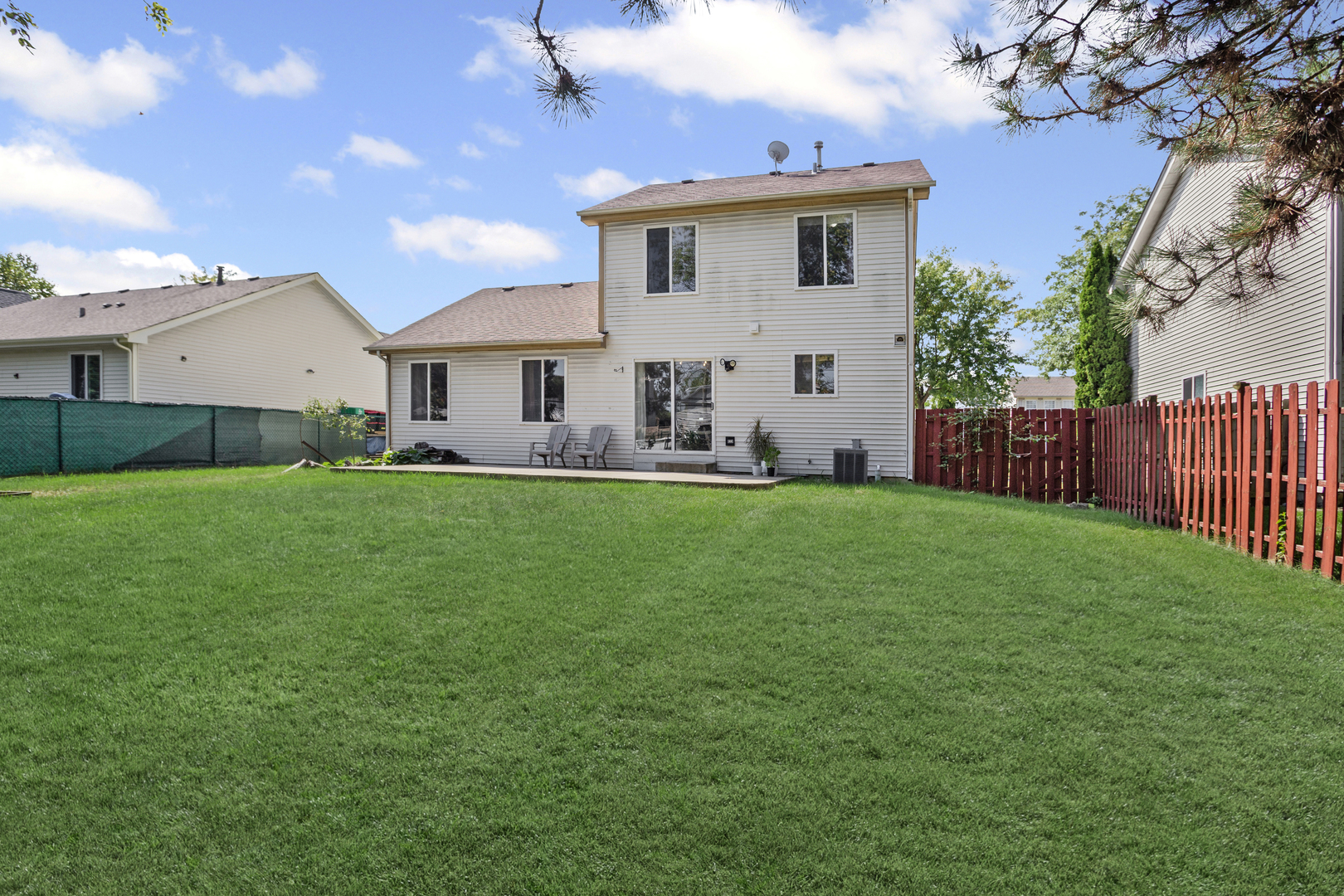 128 Sycamore Avenue, Streamwood, IL 60107