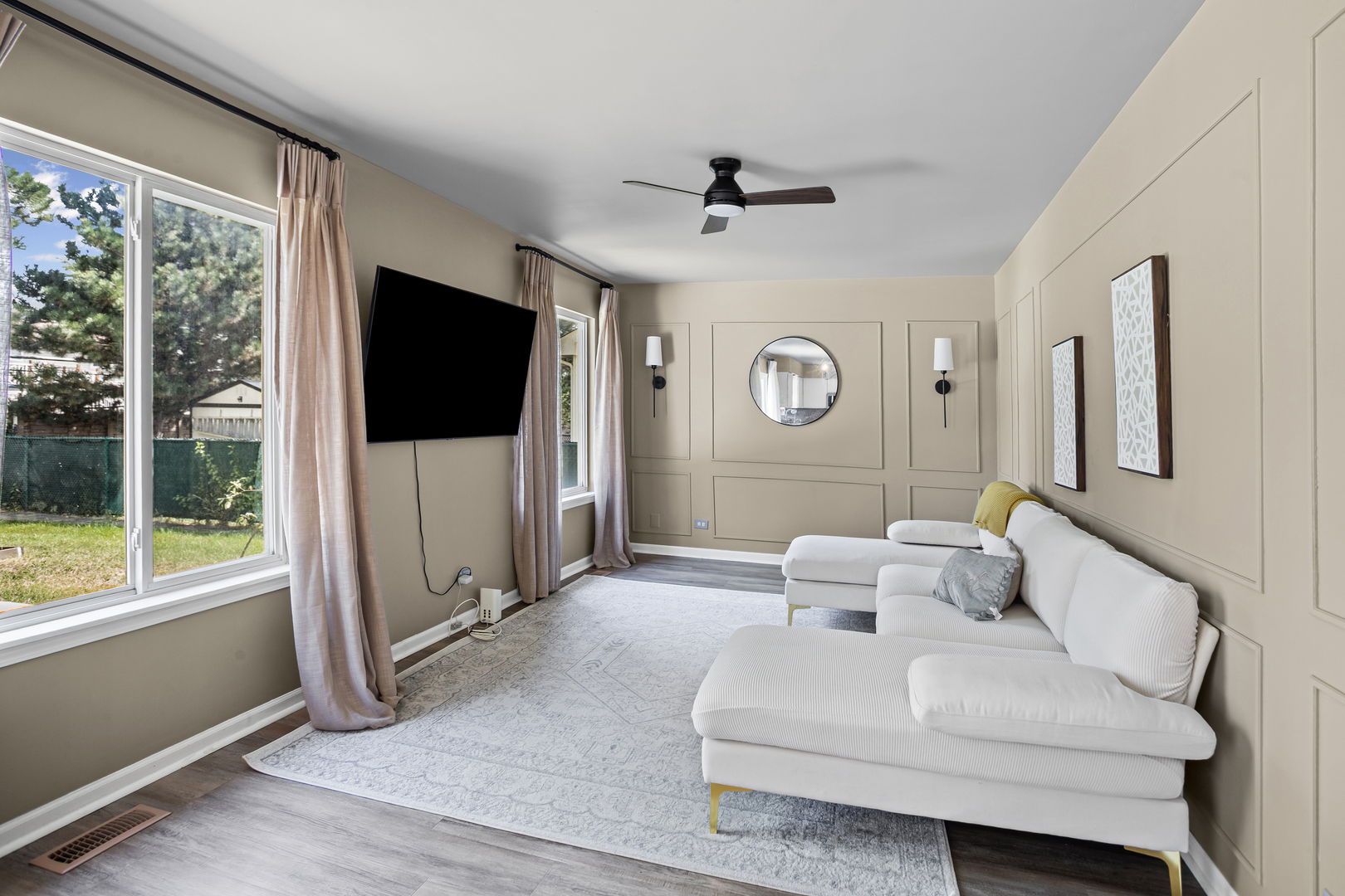 128 Sycamore Avenue, Streamwood, IL 60107