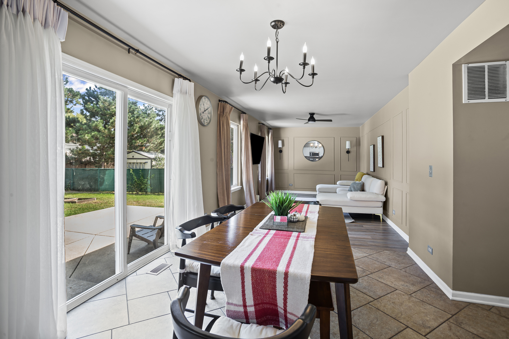 128 Sycamore Avenue, Streamwood, IL 60107