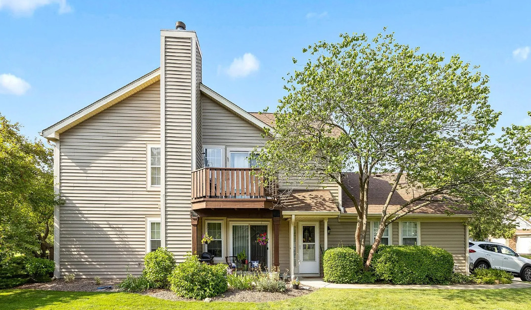 1332 Coldspring Road #-, Carol Stream, IL 60188