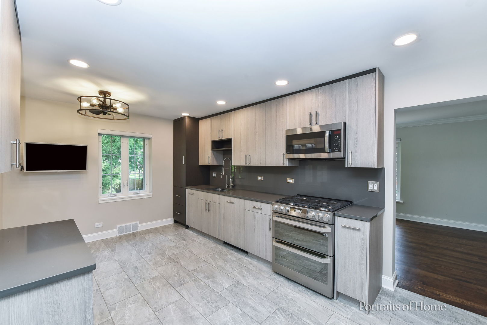 721 Lenox Road, Glen Ellyn, IL 60137