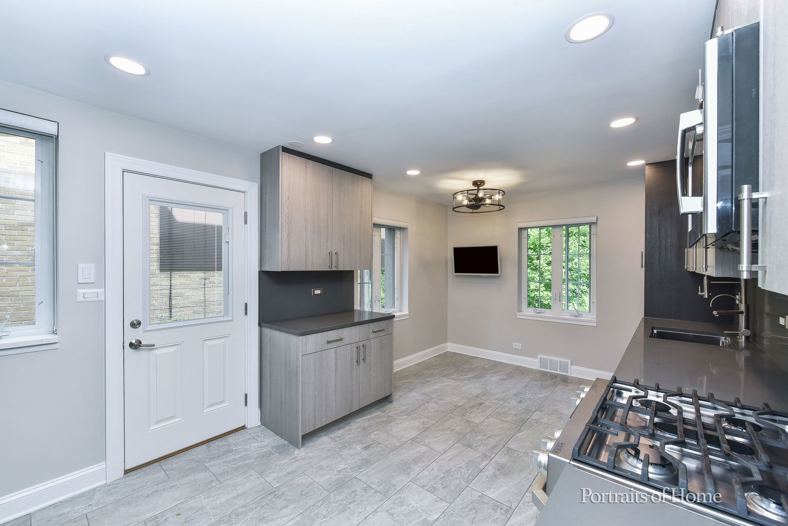 721 Lenox Road, Glen Ellyn, IL 60137