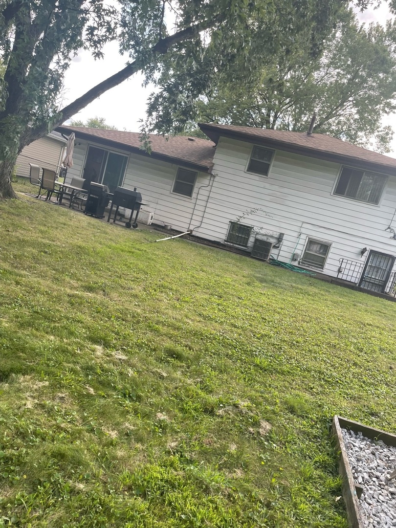15725 Dante Drive, South Holland, IL 60473