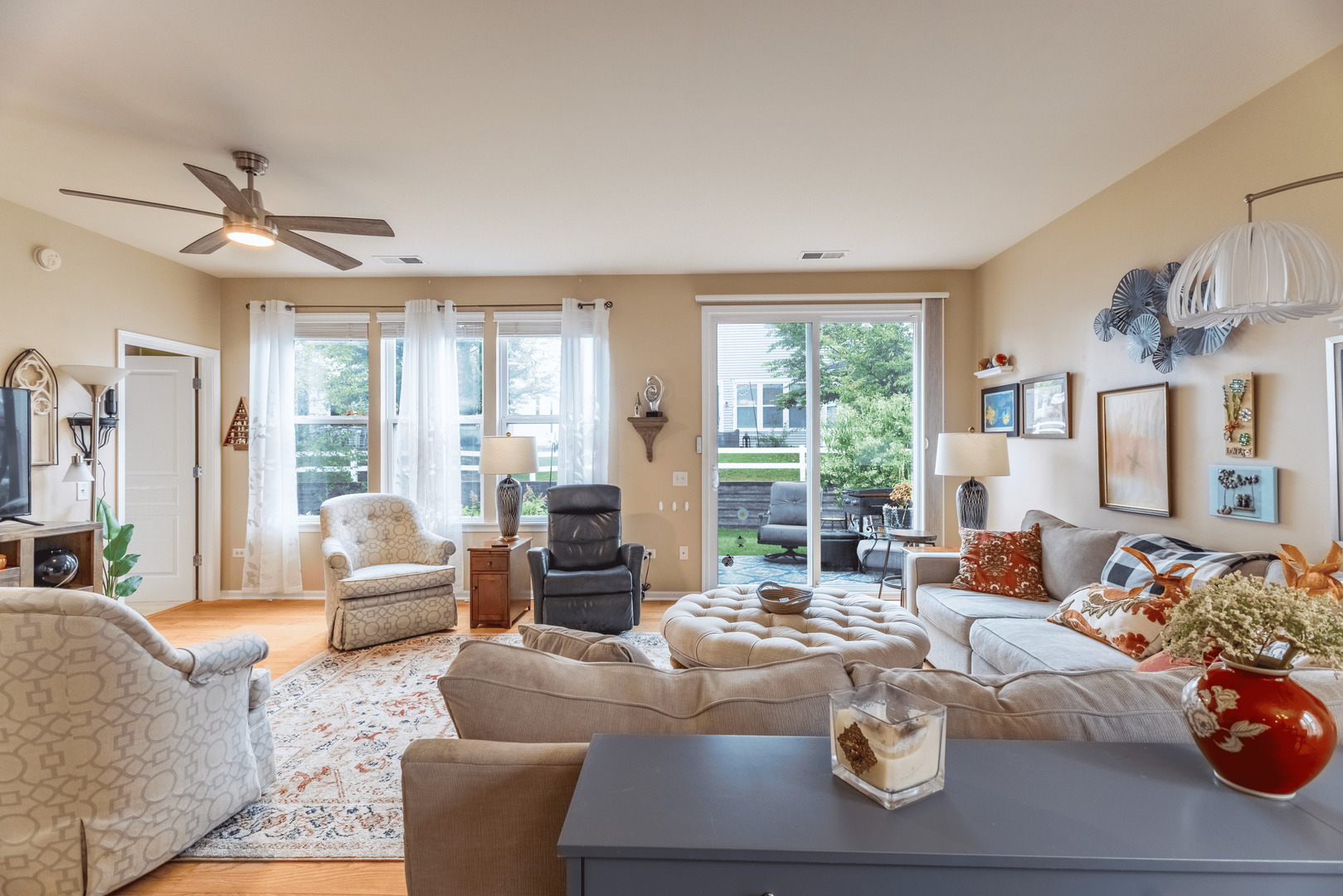 3206 Hutchinson Lane, Mundelein, IL 60060
