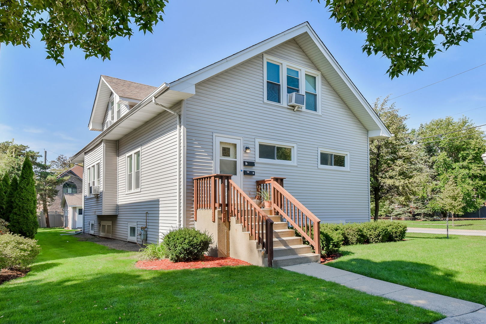544 S Arlington Avenue #1, Elmhurst, IL 60126