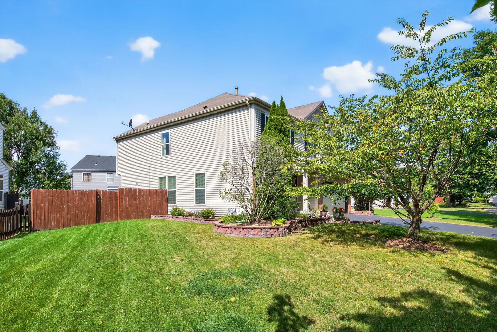 1544 Suncrest Lane, Bolingbrook, IL 60490