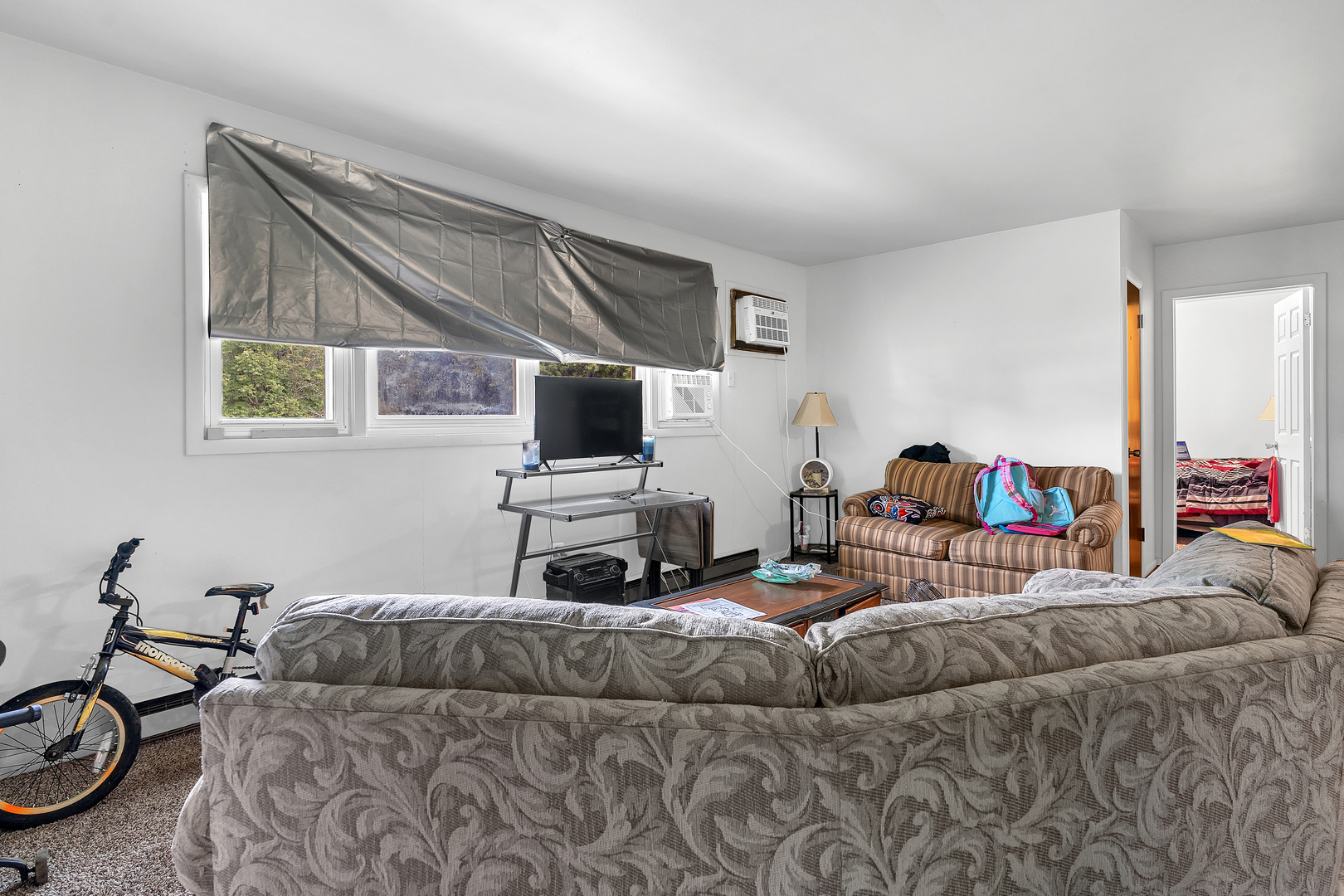 100 E Market Street, Piper City, IL 60959