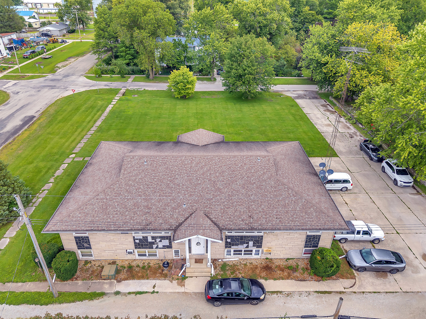 100 E Market Street, Piper City, IL 60959