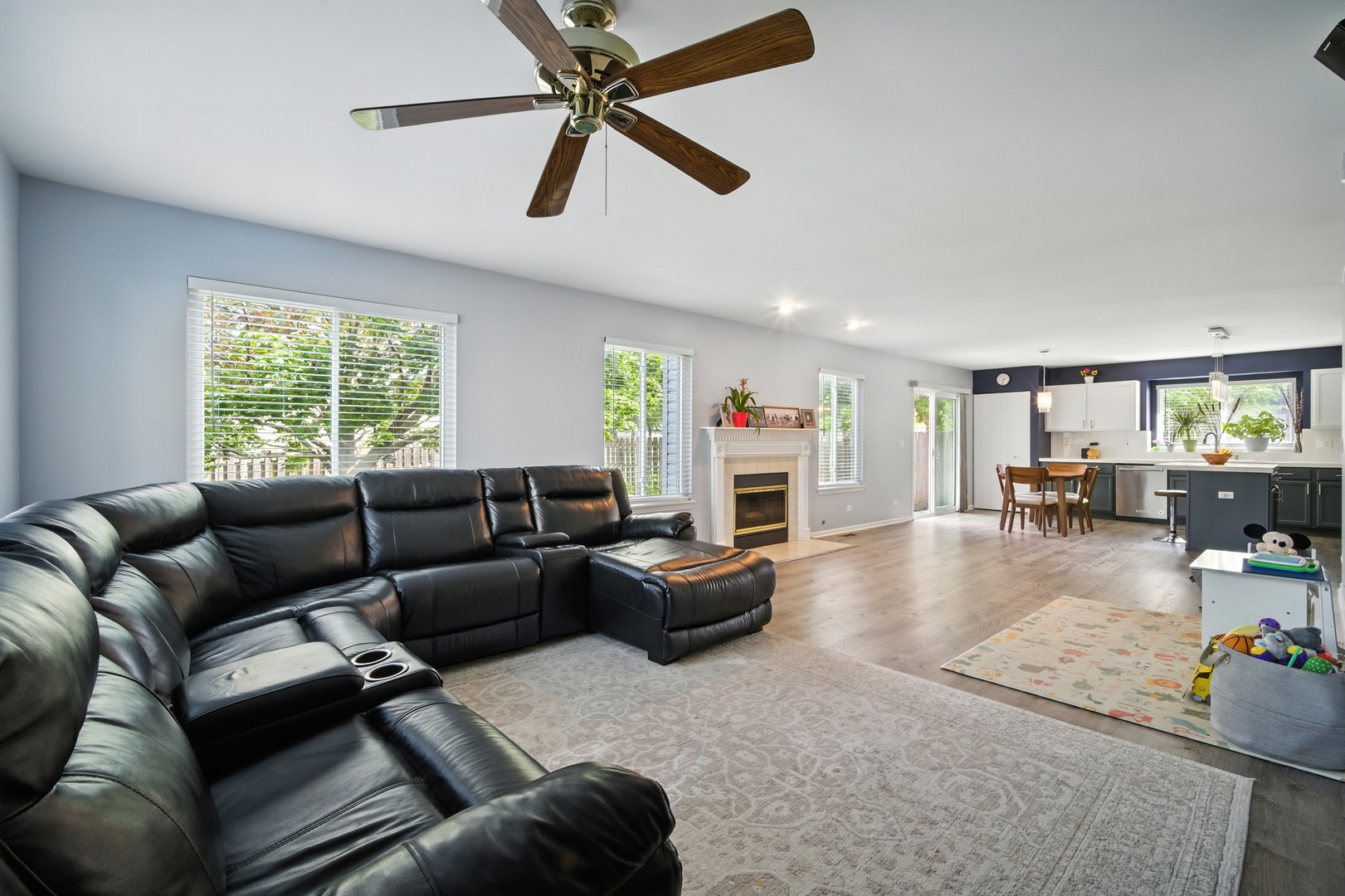 970 Noelle Bend, Lake In The Hills, IL 60156