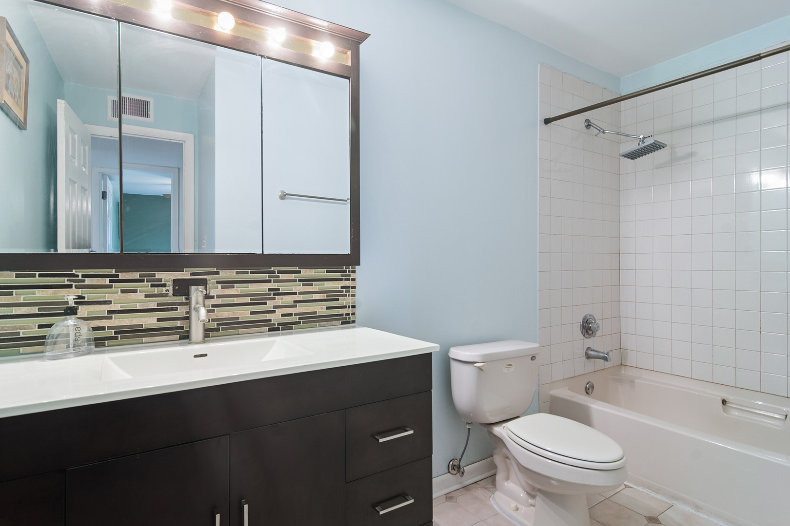 24A Kingery Quarter #202, Willowbrook, IL 60527