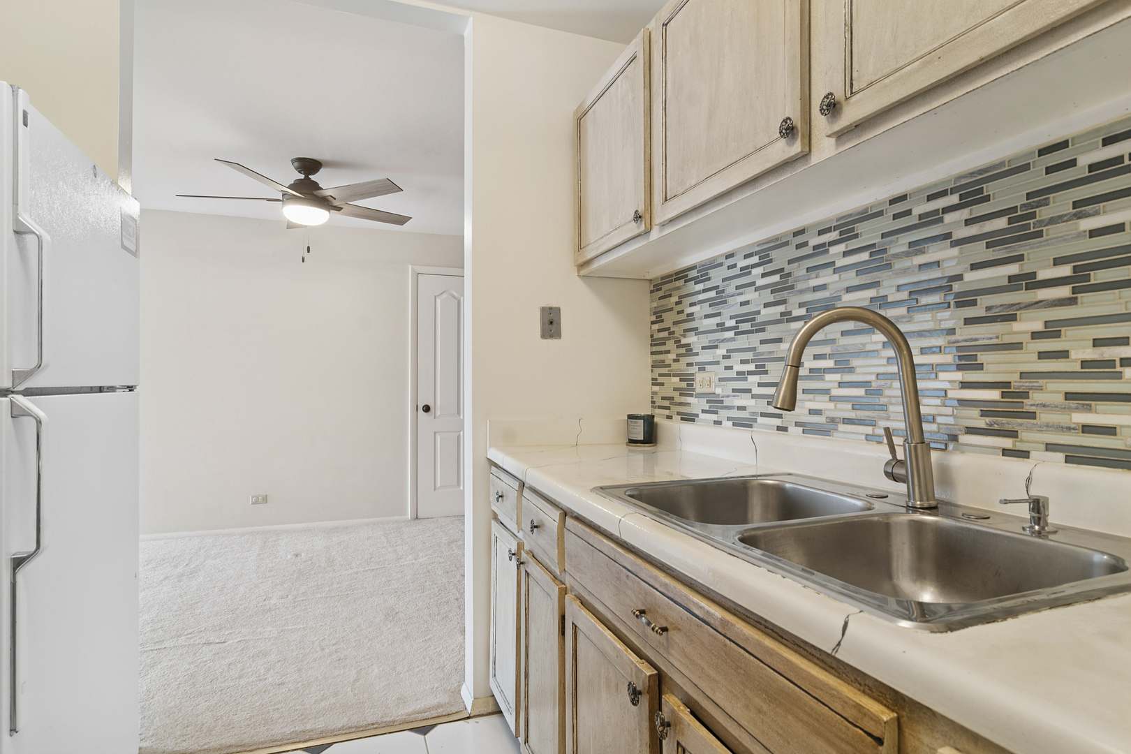 24A Kingery Quarter #202, Willowbrook, IL 60527