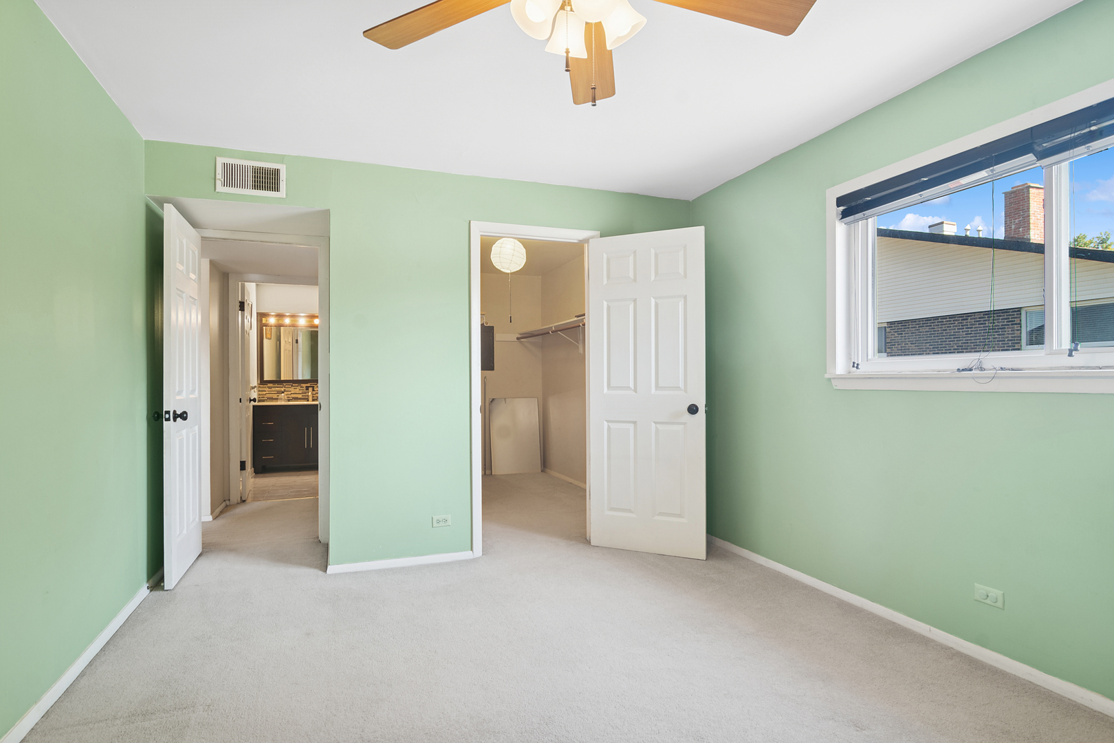 24A Kingery Quarter #202, Willowbrook, IL 60527