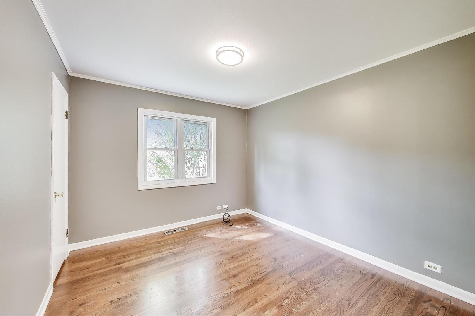 815 E Olive Street, Arlington Heights, IL 60004