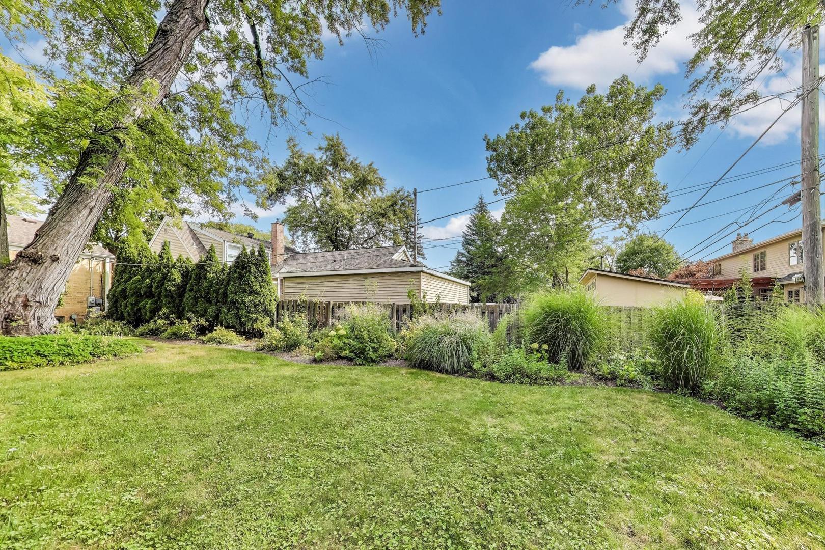815 E Olive Street, Arlington Heights, IL 60004