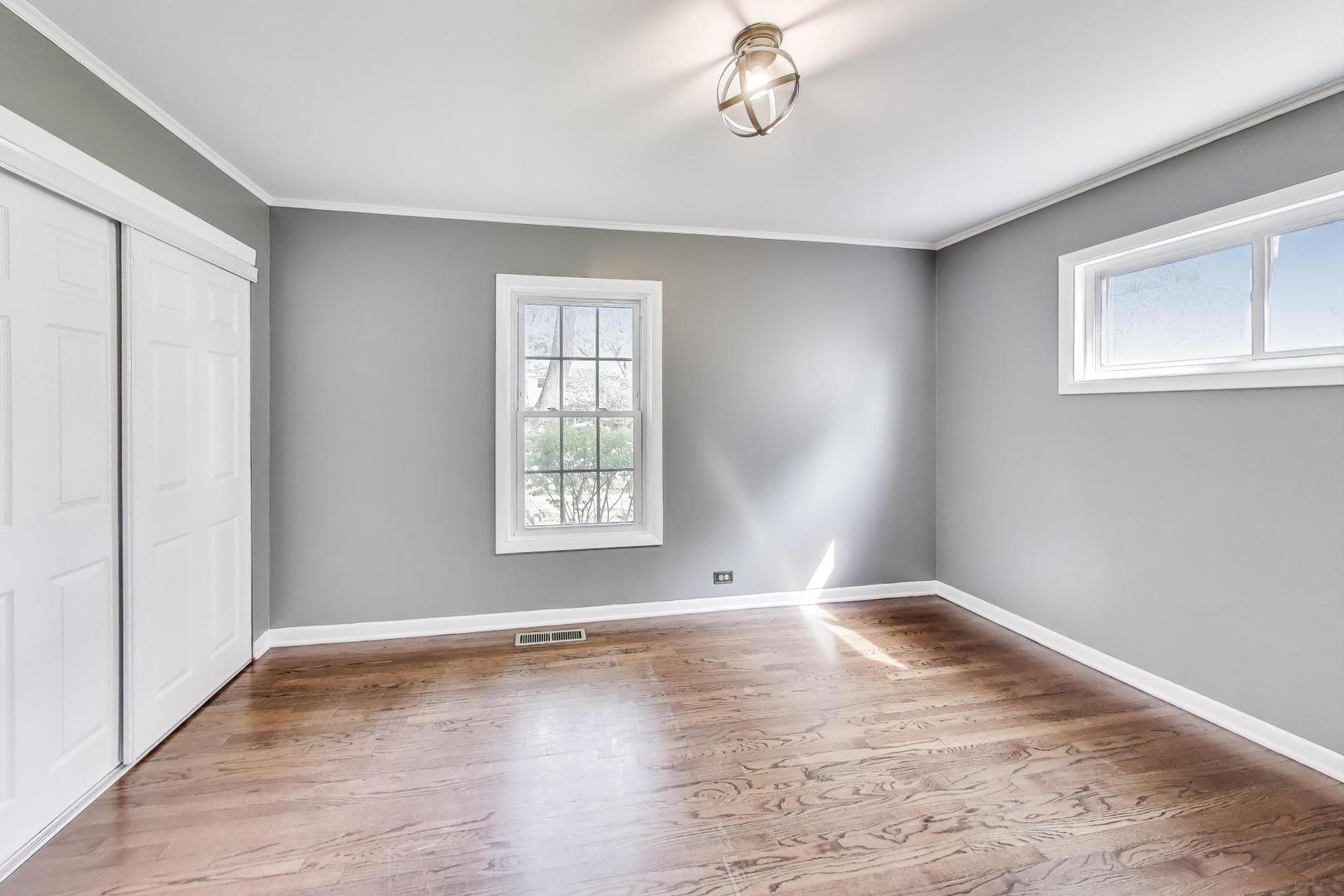 815 E Olive Street, Arlington Heights, IL 60004