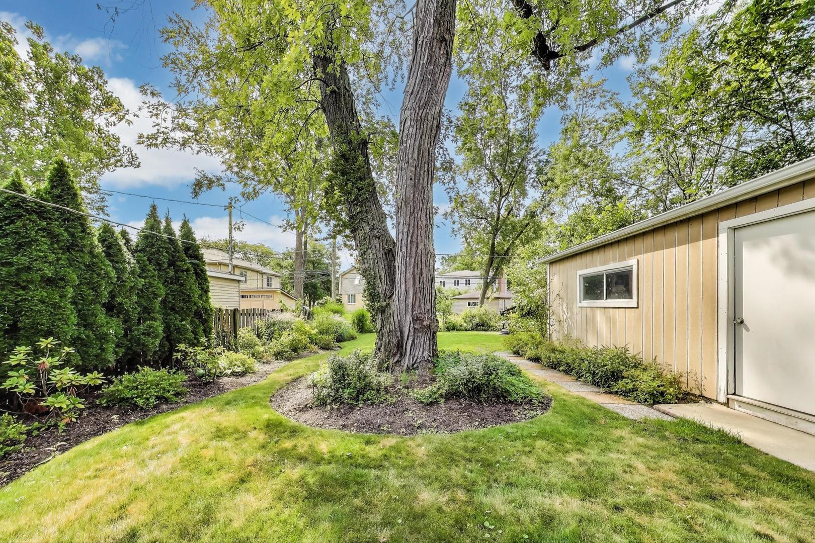 815 E Olive Street, Arlington Heights, IL 60004