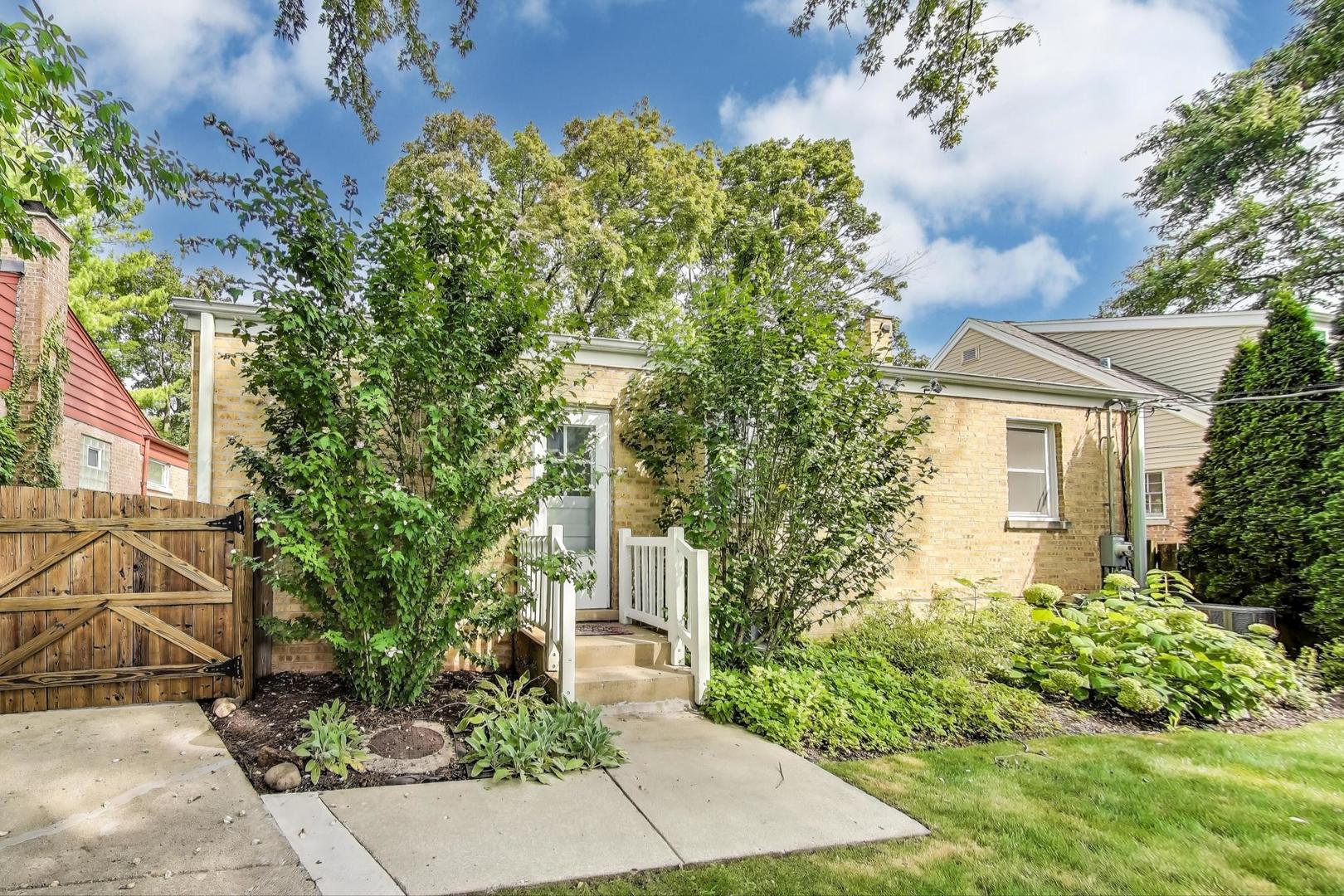 815 E Olive Street, Arlington Heights, IL 60004