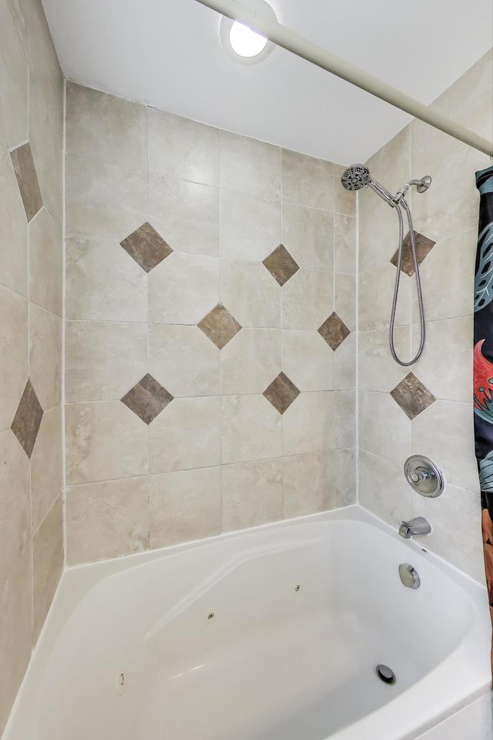 815 E Olive Street, Arlington Heights, IL 60004