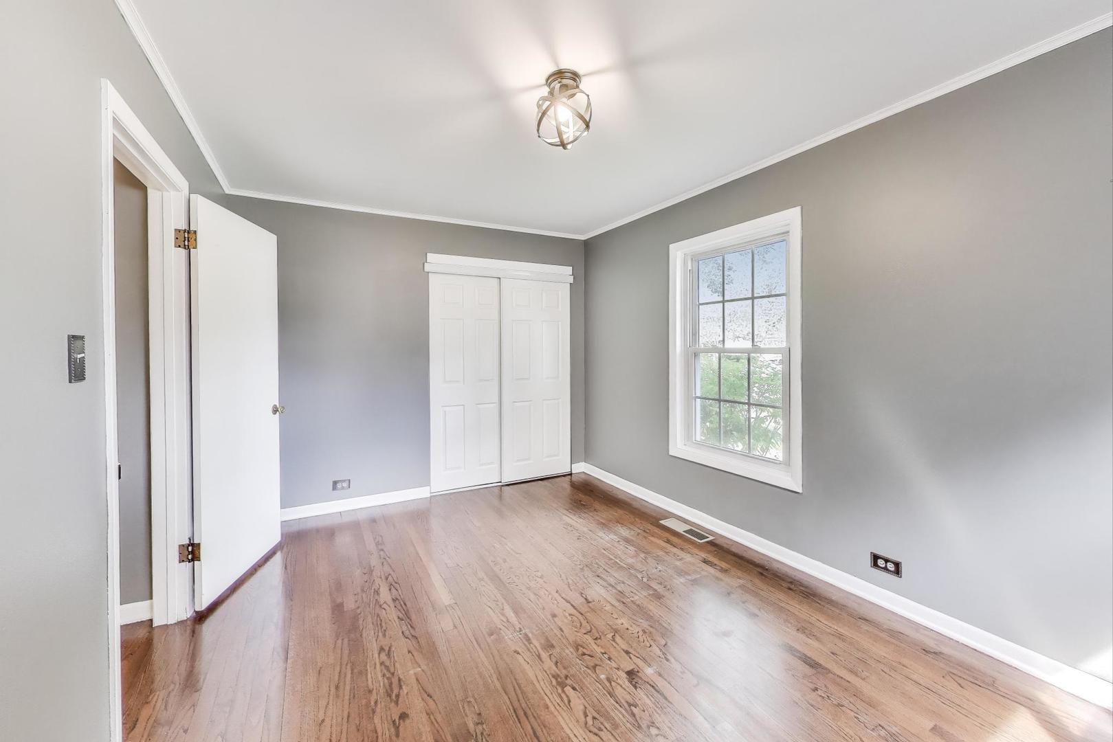 815 E Olive Street, Arlington Heights, IL 60004
