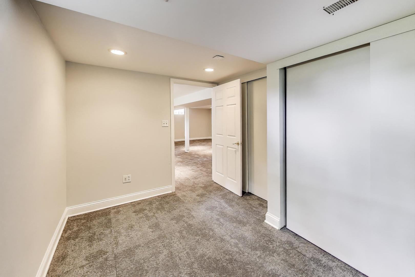 815 E Olive Street, Arlington Heights, IL 60004