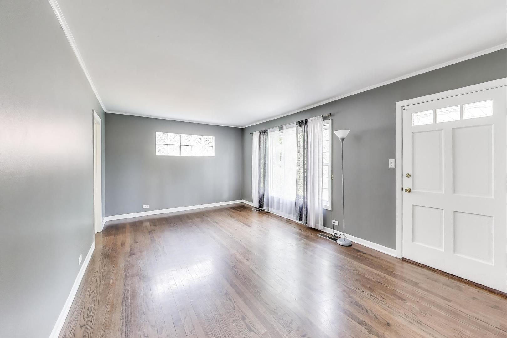 815 E Olive Street, Arlington Heights, IL 60004