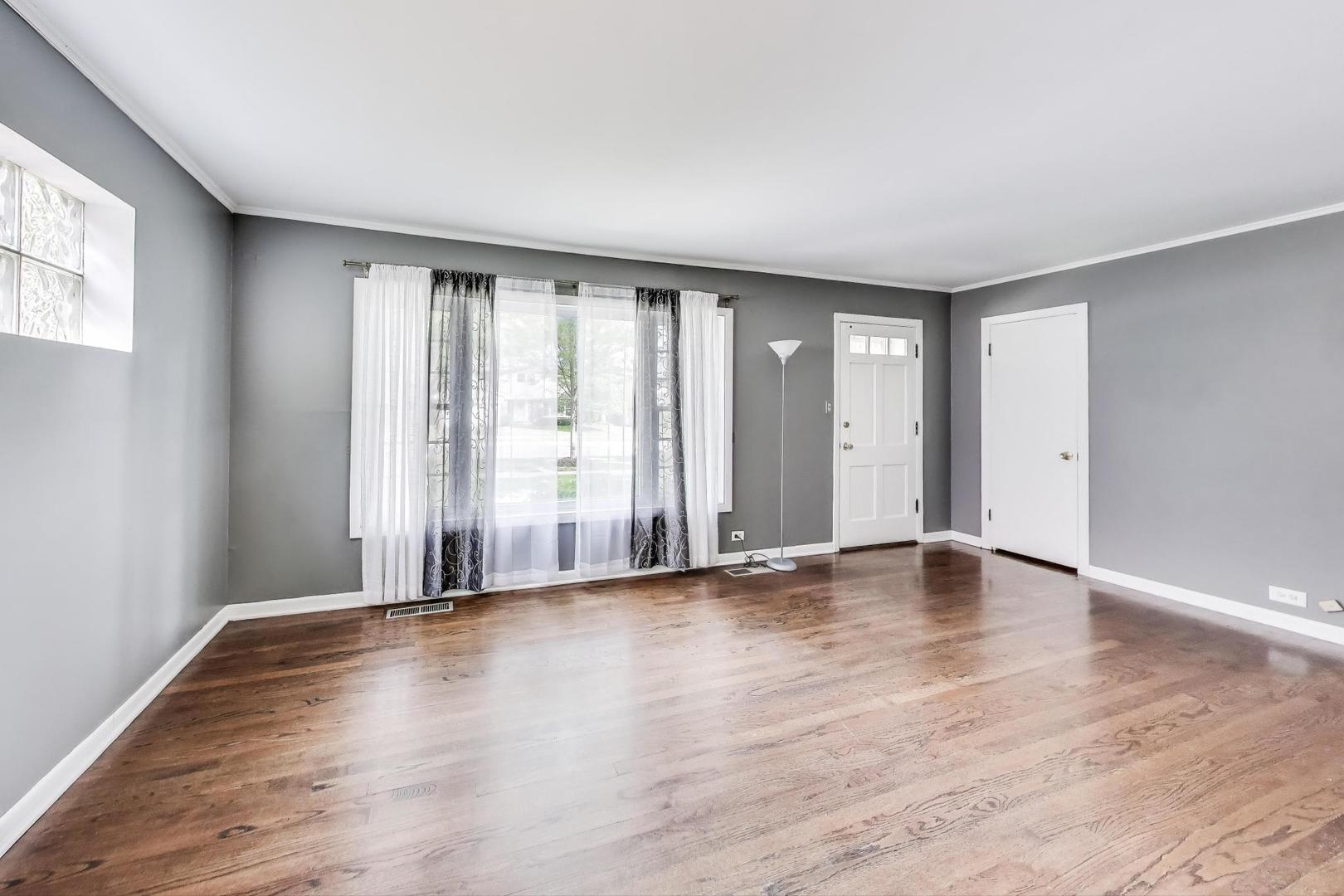 815 E Olive Street, Arlington Heights, IL 60004