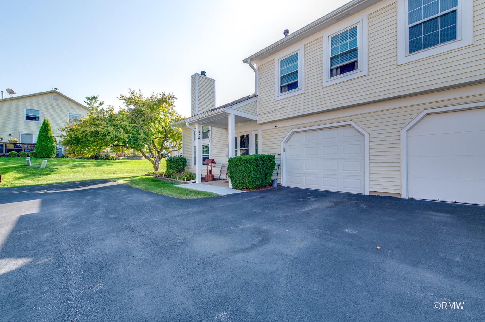 324 Juniper Circle, Streamwood, IL 60107