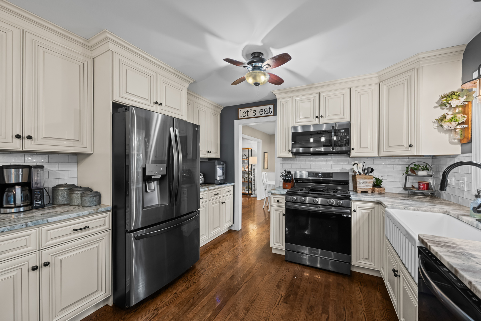 250 Roslara Court, Bartlett, IL 60103
