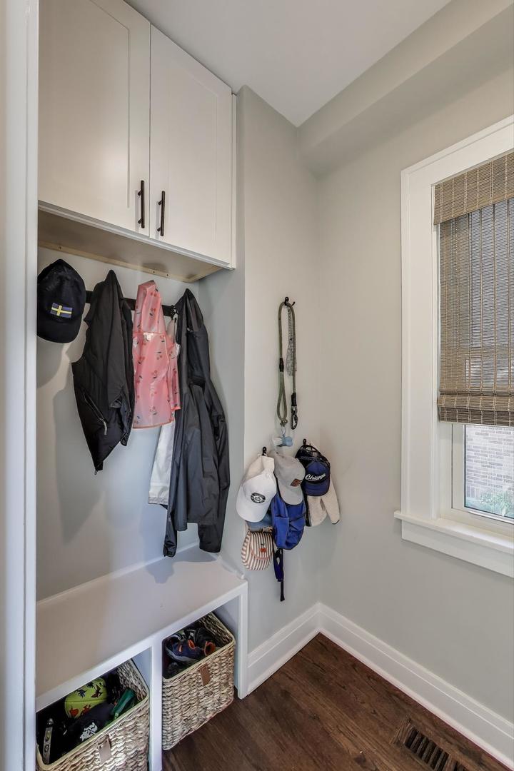 105 S Mitchell Avenue, Arlington Heights, IL 60005