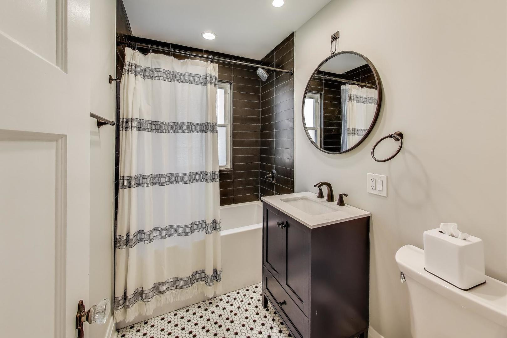 105 S Mitchell Avenue, Arlington Heights, IL 60005