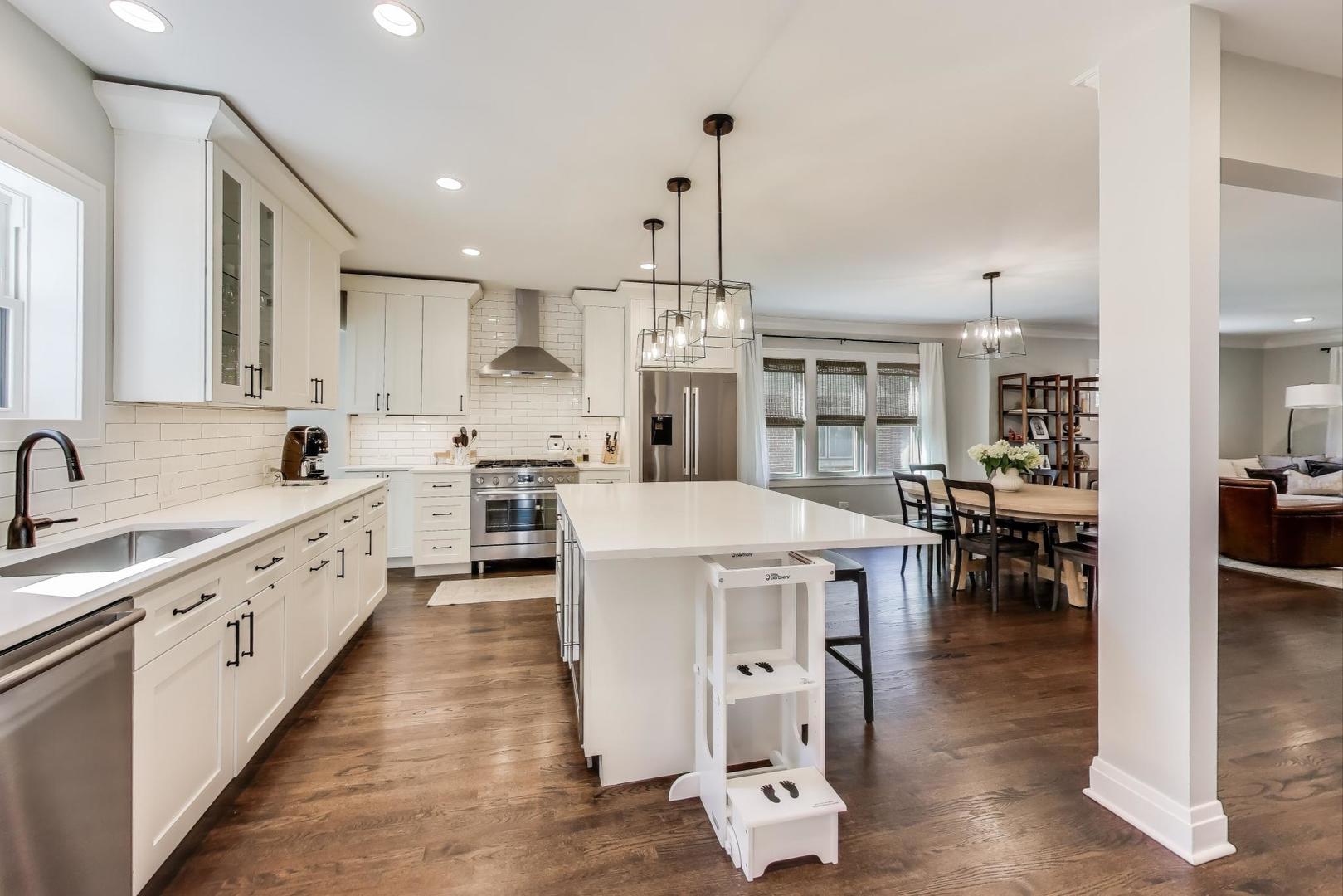 105 S Mitchell Avenue, Arlington Heights, IL 60005