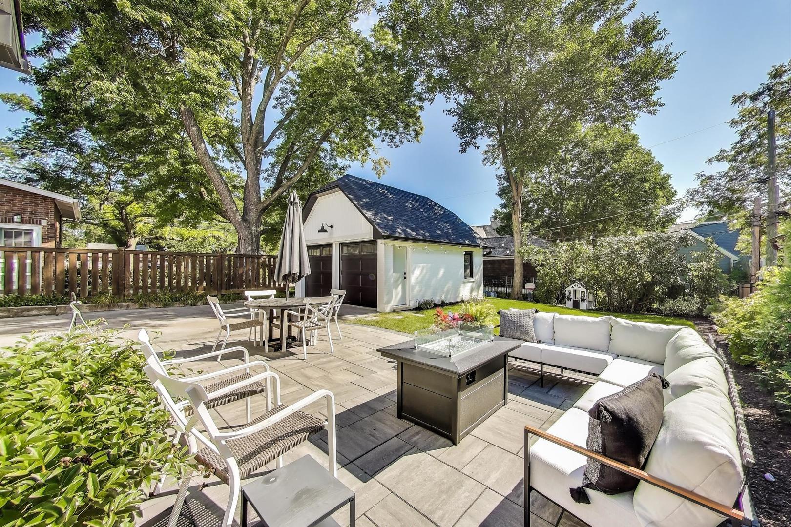105 S Mitchell Avenue, Arlington Heights, IL 60005