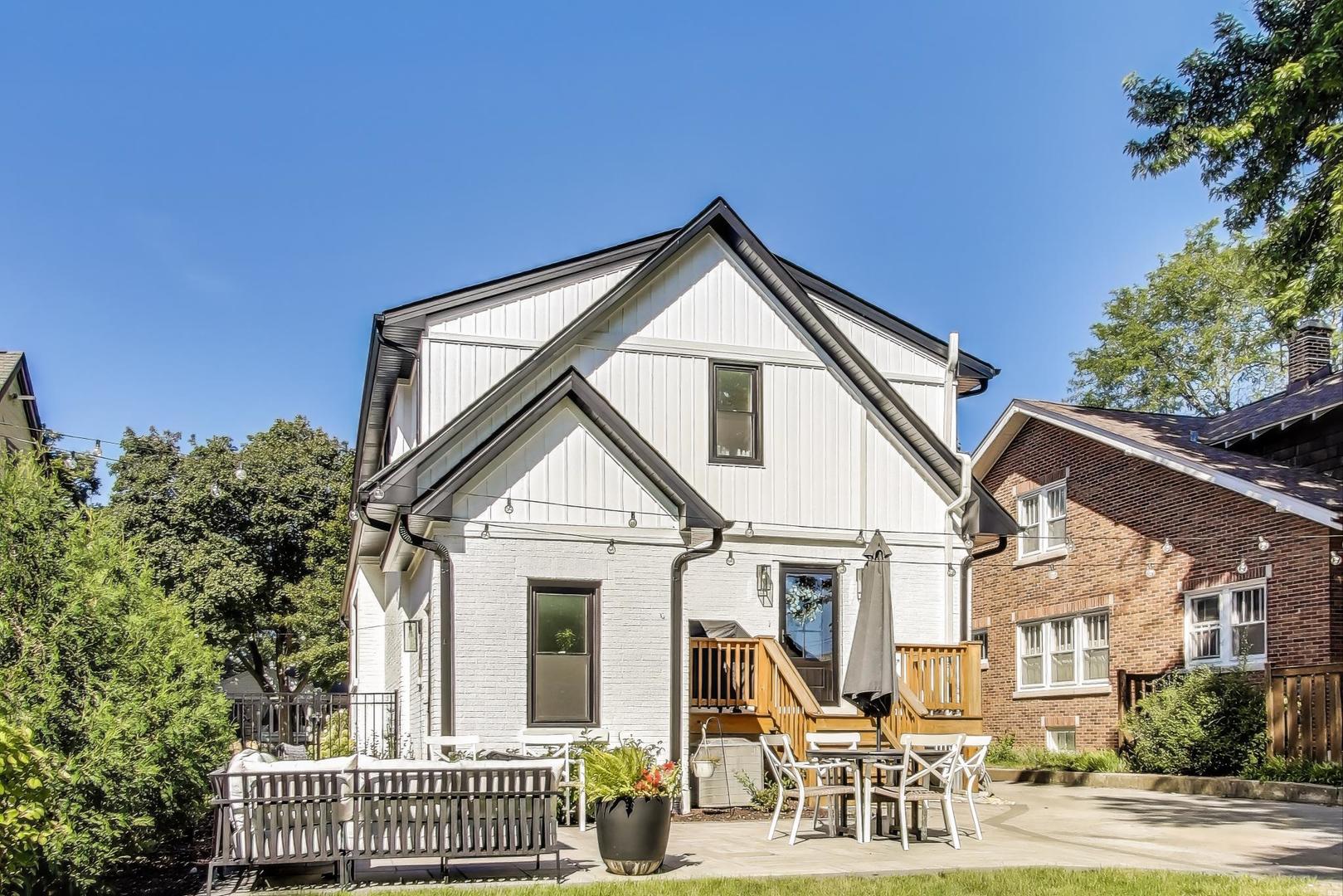 105 S Mitchell Avenue, Arlington Heights, IL 60005