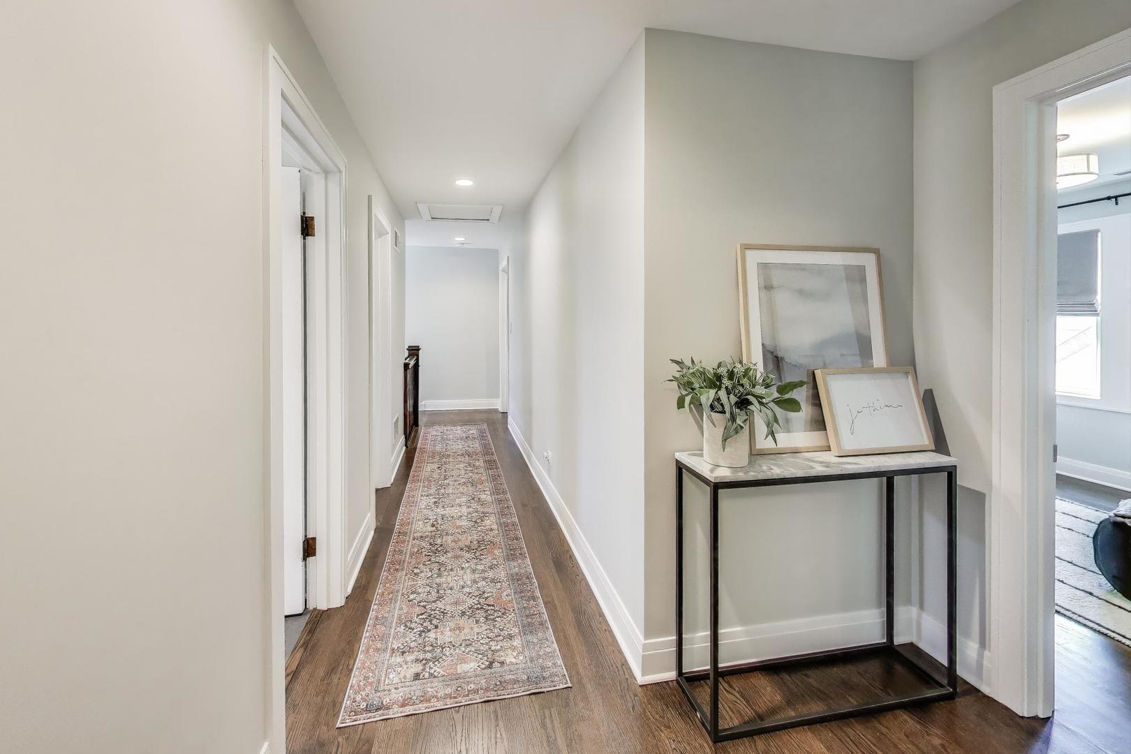 105 S Mitchell Avenue, Arlington Heights, IL 60005