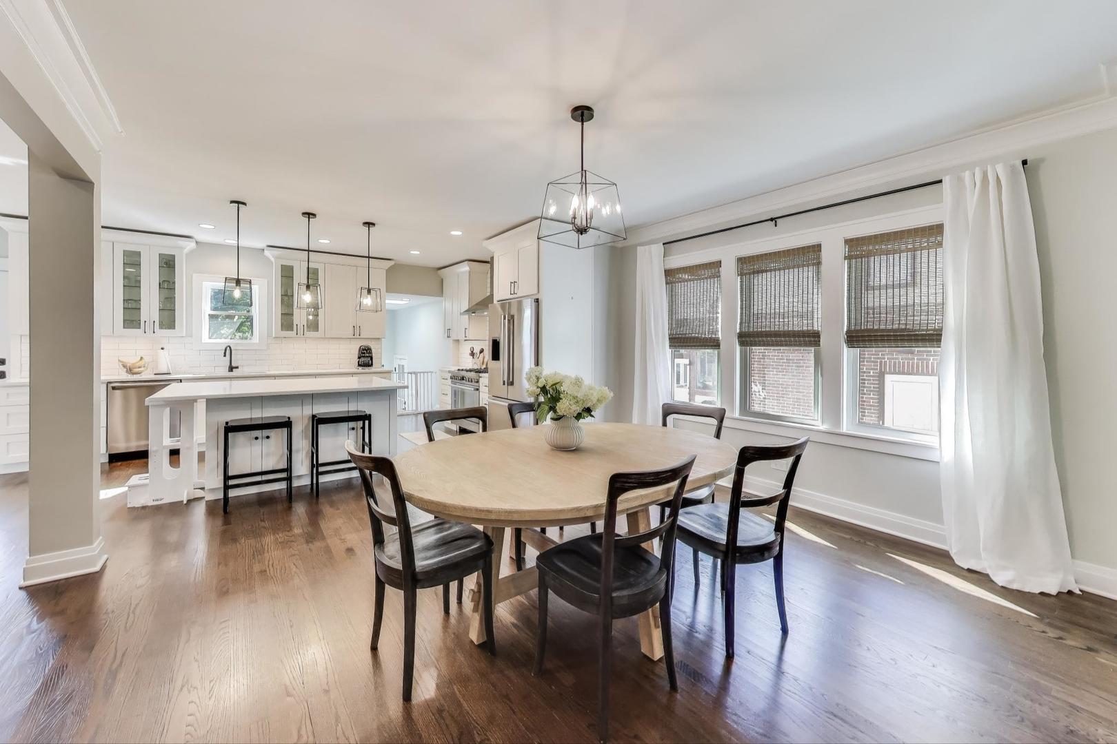 105 S Mitchell Avenue, Arlington Heights, IL 60005