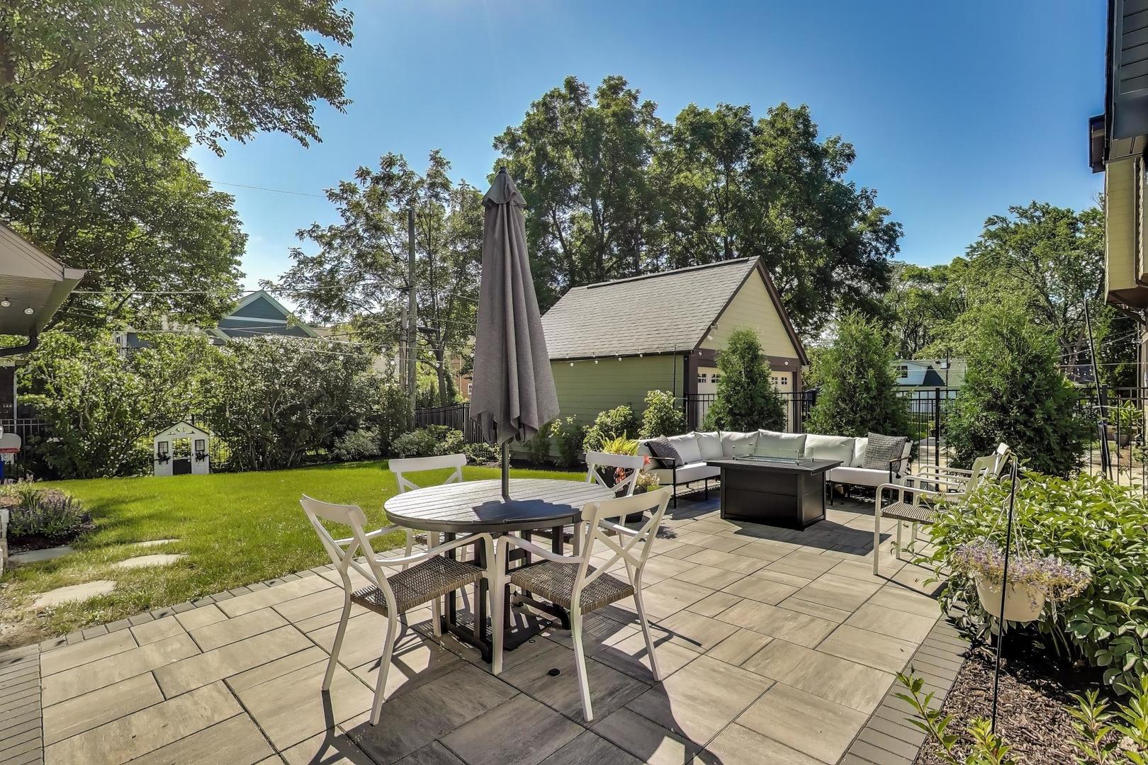 105 S Mitchell Avenue, Arlington Heights, IL 60005
