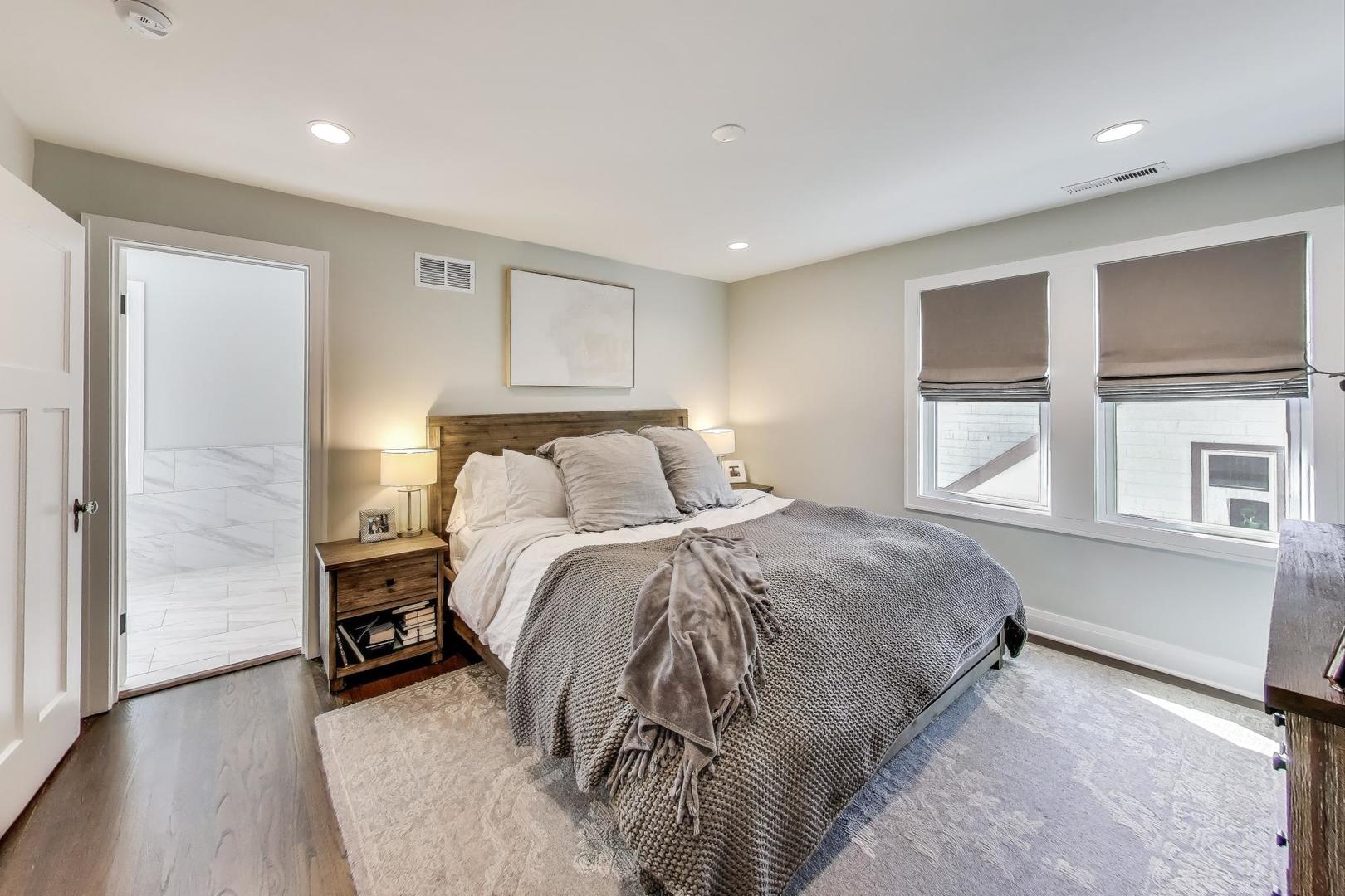 105 S Mitchell Avenue, Arlington Heights, IL 60005