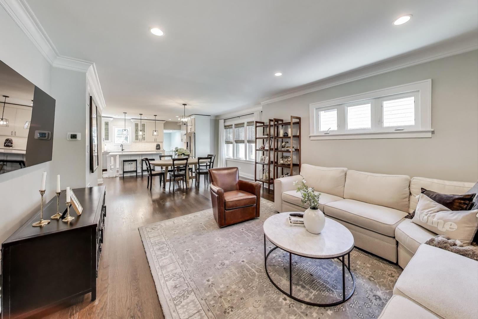 105 S Mitchell Avenue, Arlington Heights, IL 60005