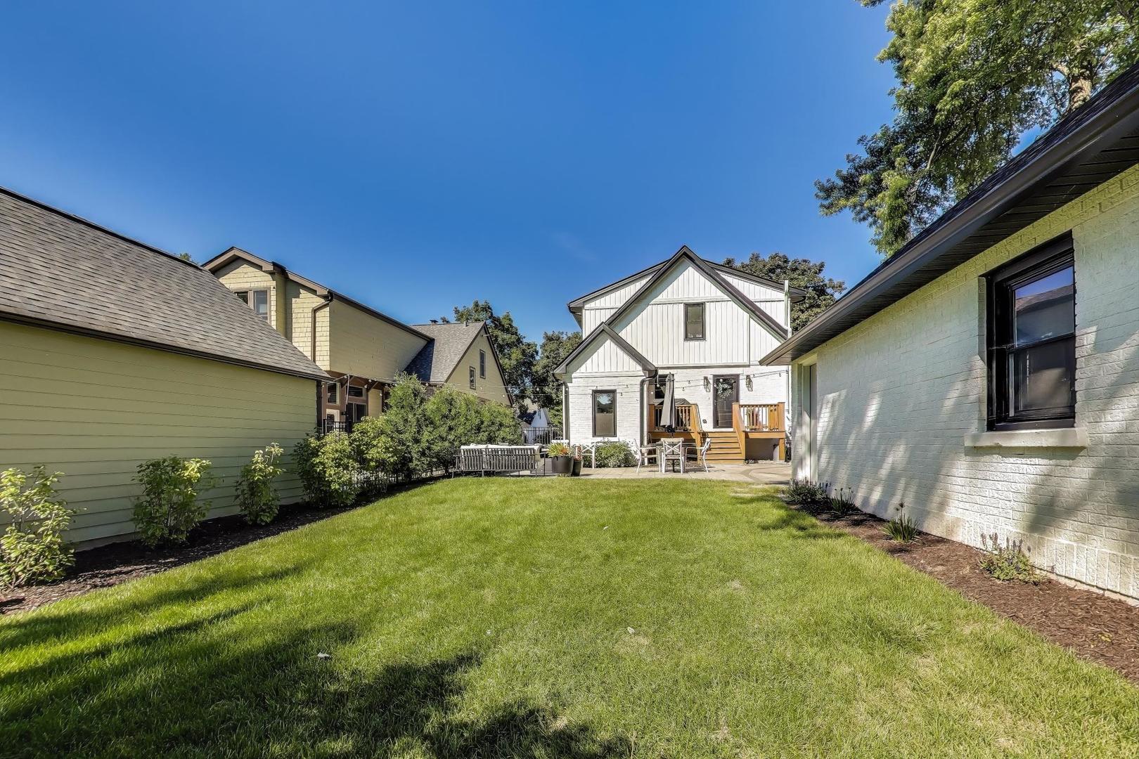 105 S Mitchell Avenue, Arlington Heights, IL 60005