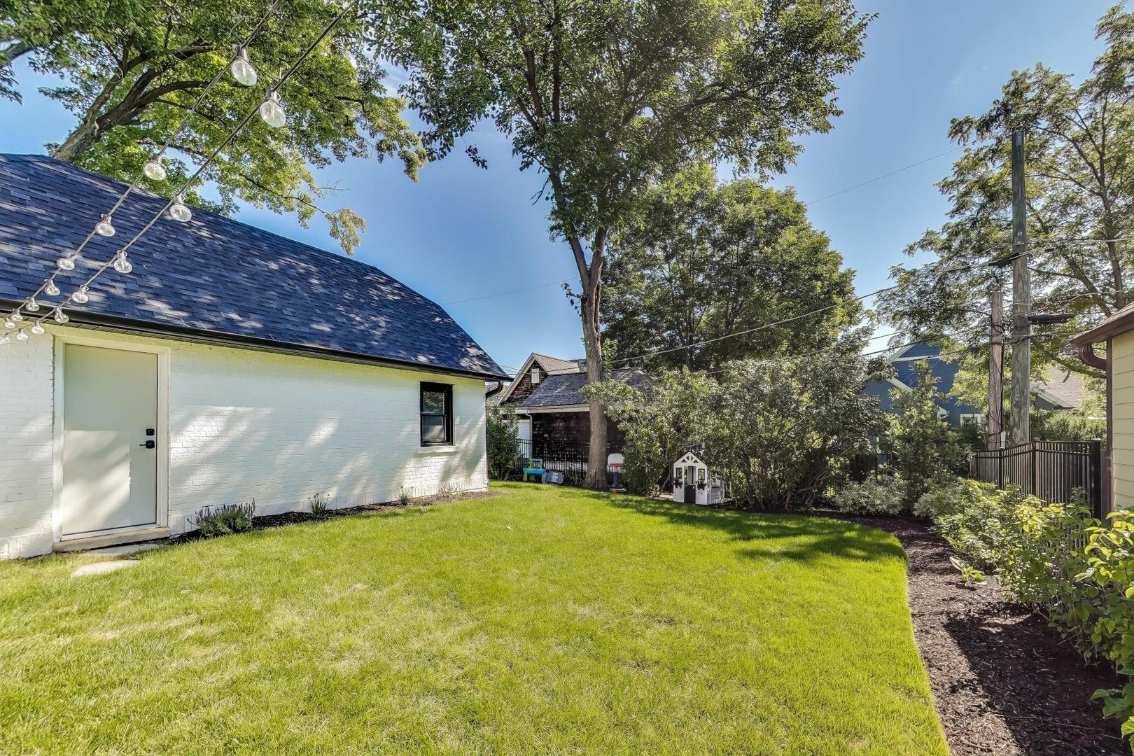 105 S Mitchell Avenue, Arlington Heights, IL 60005