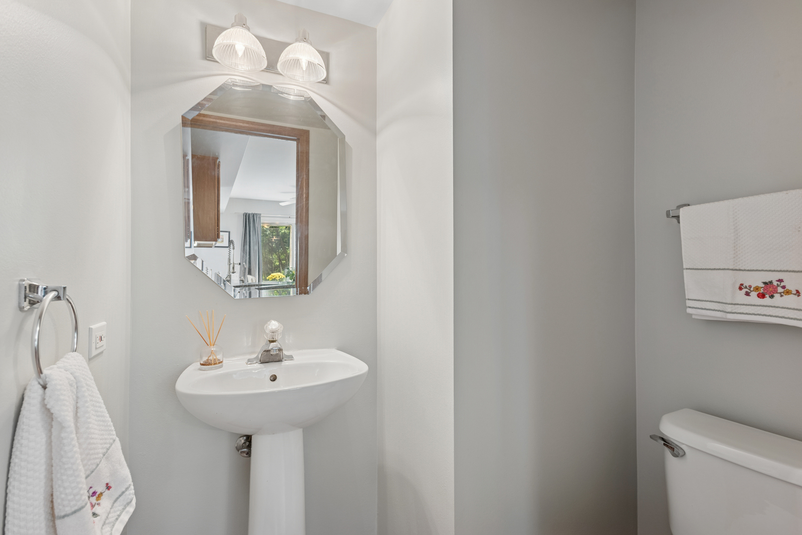 406 Locksley Drive #0, Streamwood, IL 60107