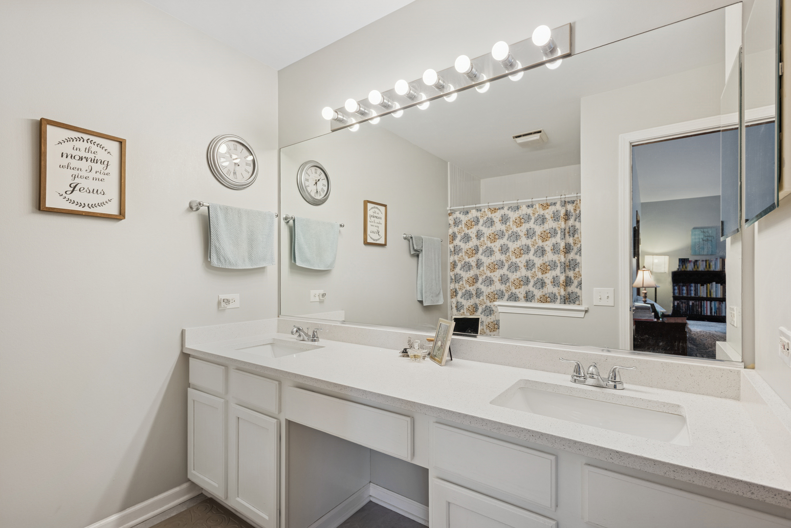 406 Locksley Drive #0, Streamwood, IL 60107