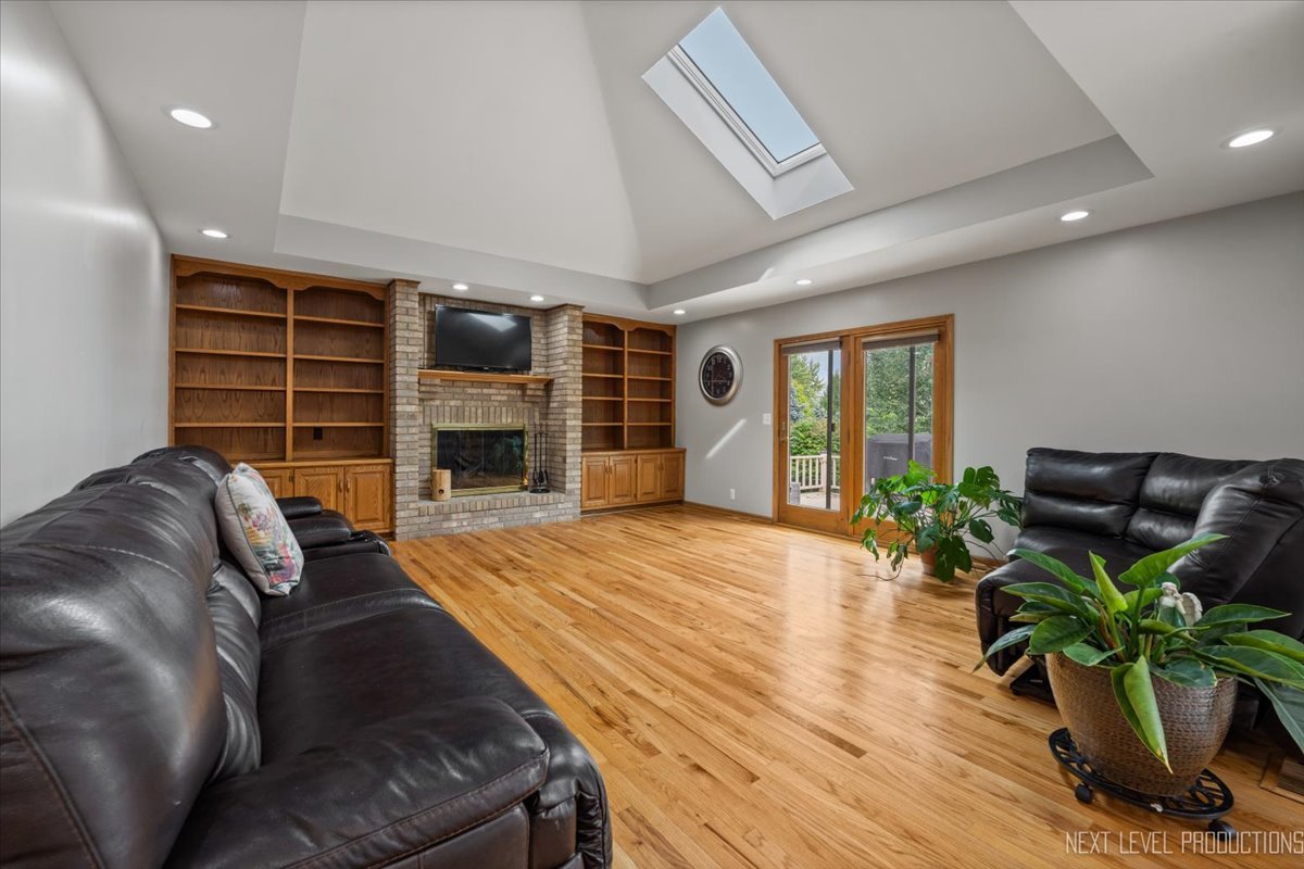 905 Merrill New Road, Sugar Grove, IL 60554