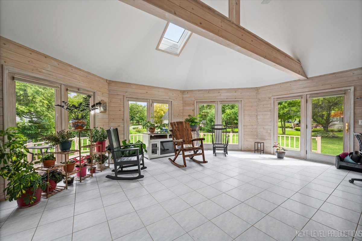 905 Merrill New Road, Sugar Grove, IL 60554