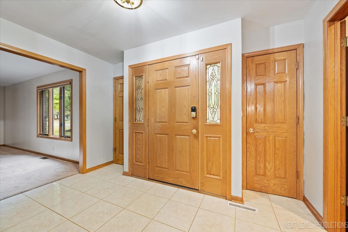 905 Merrill New Road, Sugar Grove, IL 60554