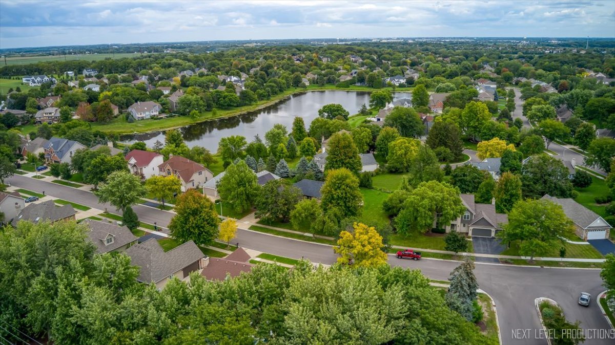 905 Merrill New Road, Sugar Grove, IL 60554