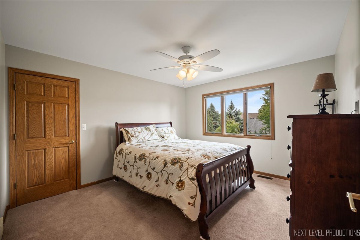 905 Merrill New Road, Sugar Grove, IL 60554