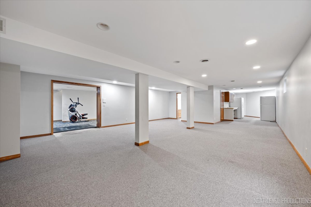 905 Merrill New Road, Sugar Grove, IL 60554