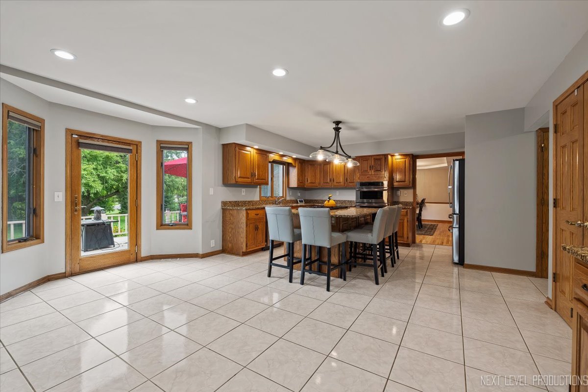 905 Merrill New Road, Sugar Grove, IL 60554